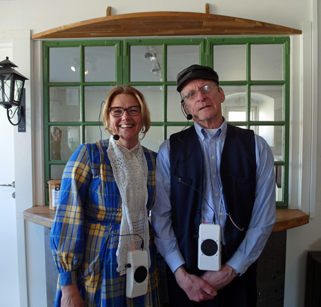 Olofsfors bruks guider, Anette Öberg och Anders Karlsson, tog med sig medlemmar från Psoriasisförbundet Umeå lokalavdelning genom en 250-årig historia.